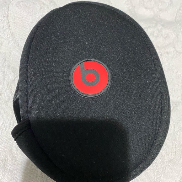 Beats by Dre Foam Headphones Case - Picture 6 of 7